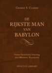 op deze afbeelding zie je het boek De rijkste man van Babylon