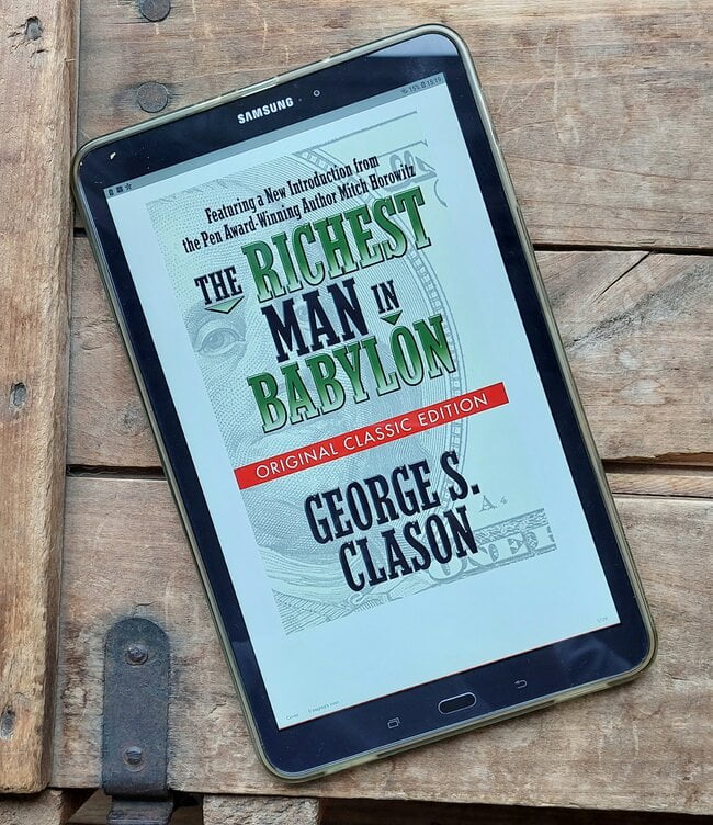 op deze afbeelding zie je een foto van het boek The Richest man in Babylon